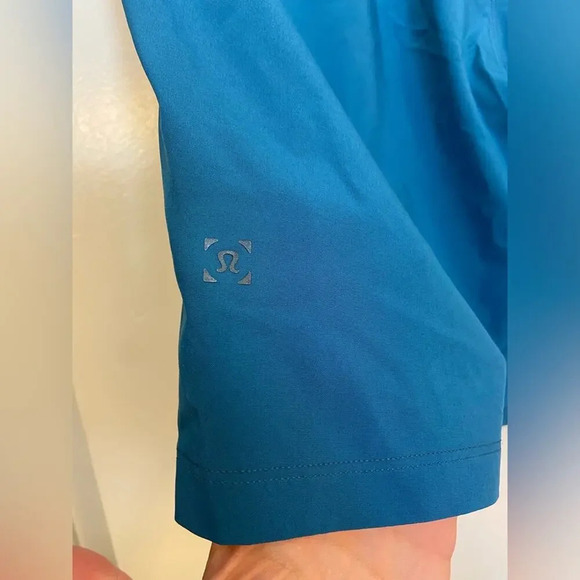 Lululemon T.H.E Short Linerless Blue Size Medium - Picture 9 of 9